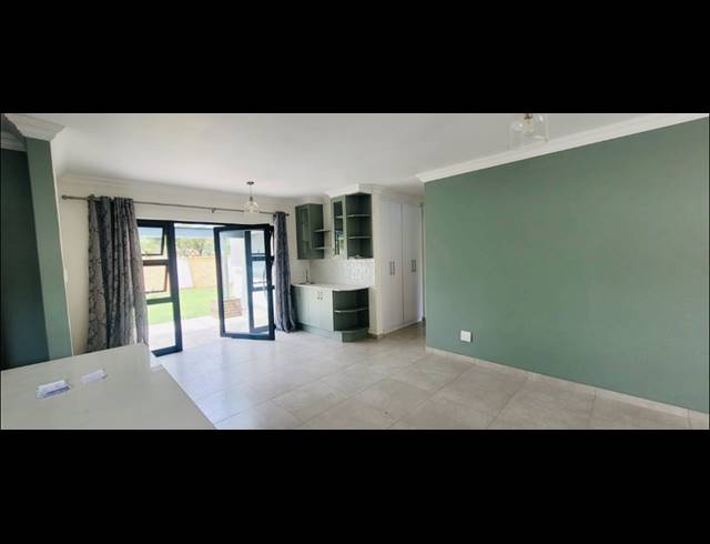 4 BEDROOM FREEHOLD FOR SALE IN BRACKENHURST